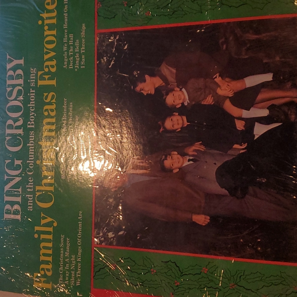 Bing Crosby and the Columbus Boychoir sing Family Christmas Favorites